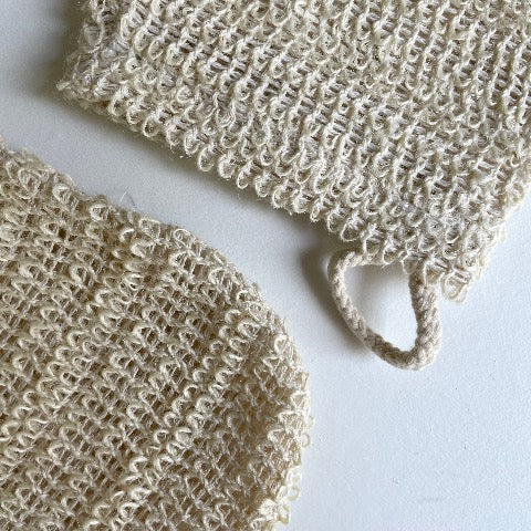 eco sustainable sisal exfoliating bath gloves with hanging loop