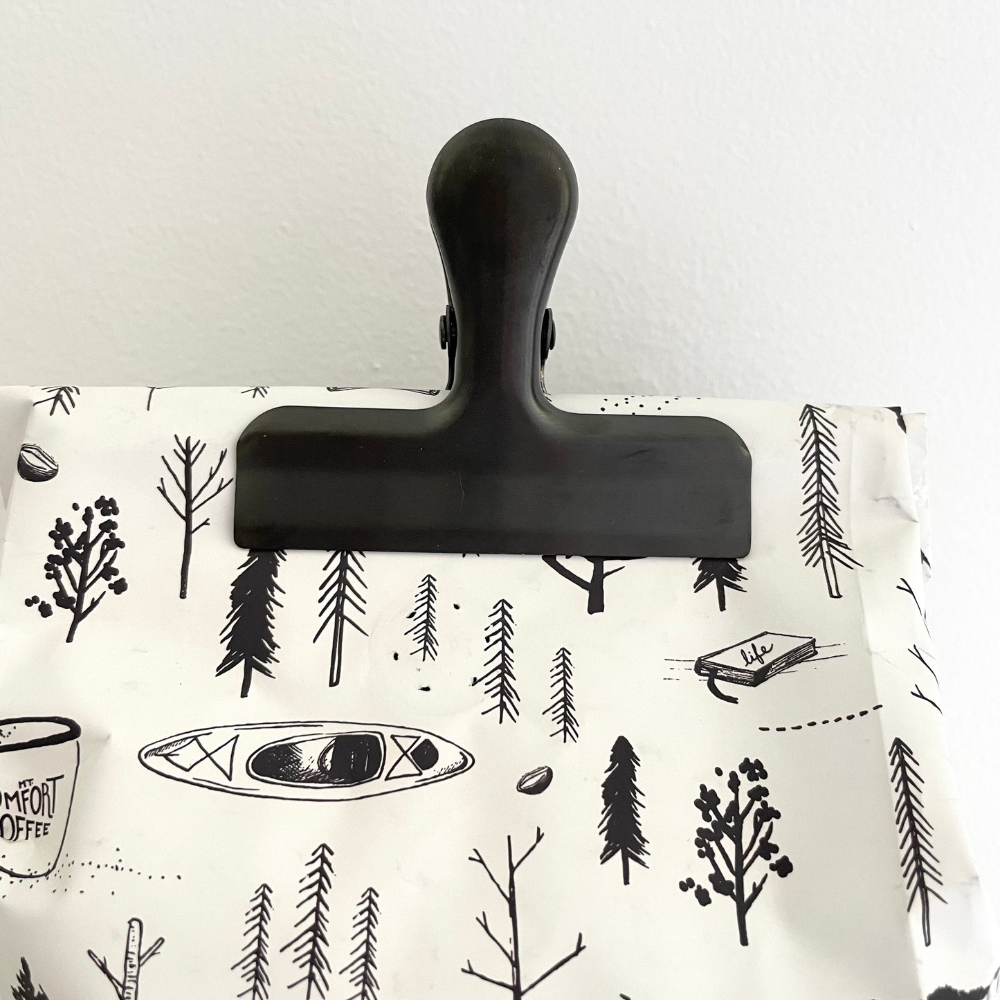 black metallic metal kitchen chip bag clip