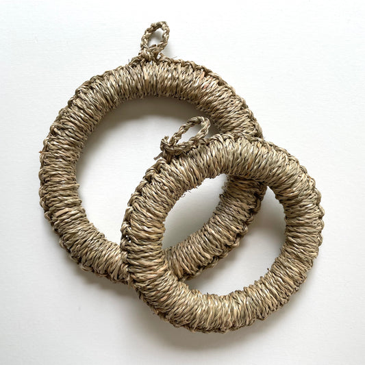 circular natural rush grass pot stand trivet from Vietnam in two sizes