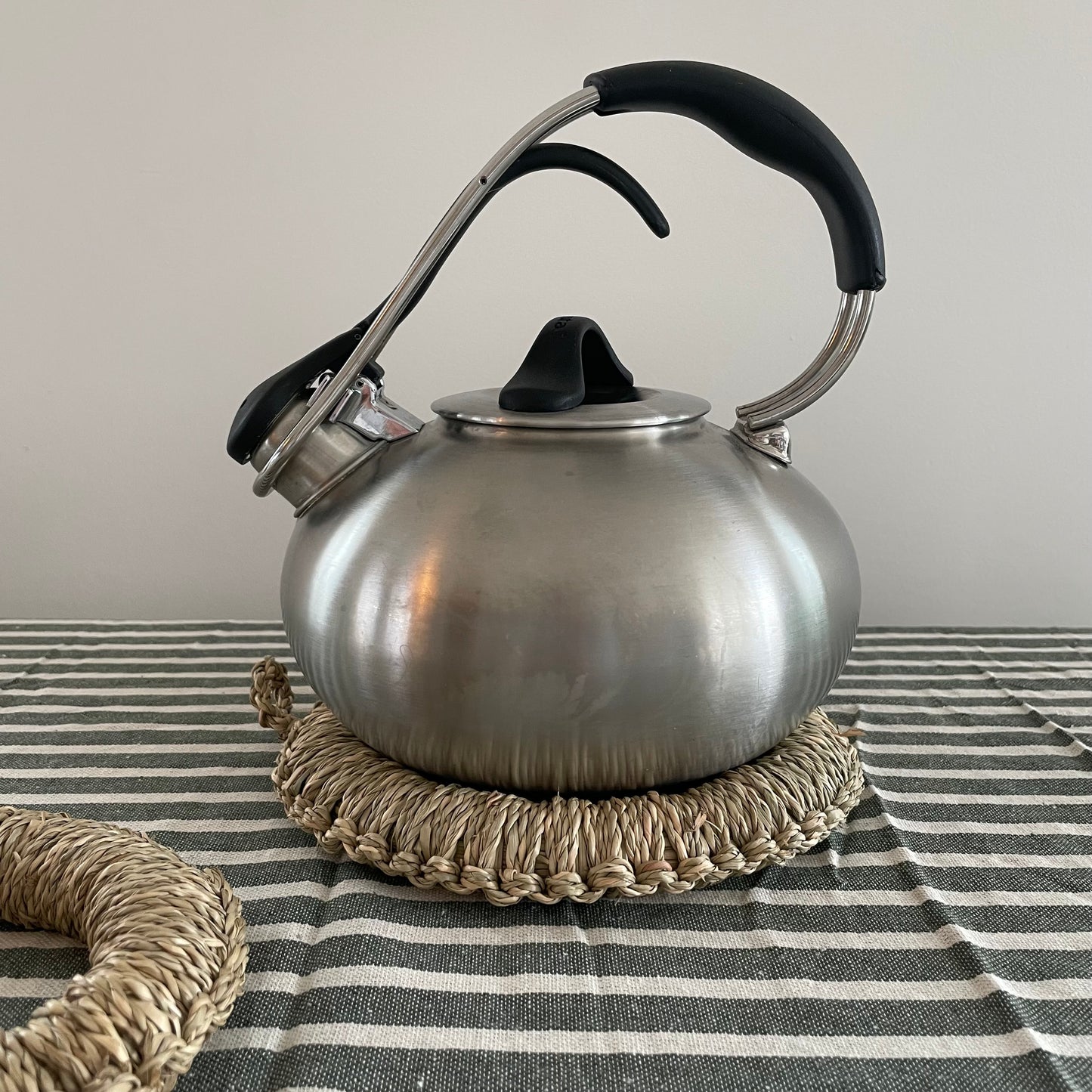 natural round rush grass pot stand trivet with loop