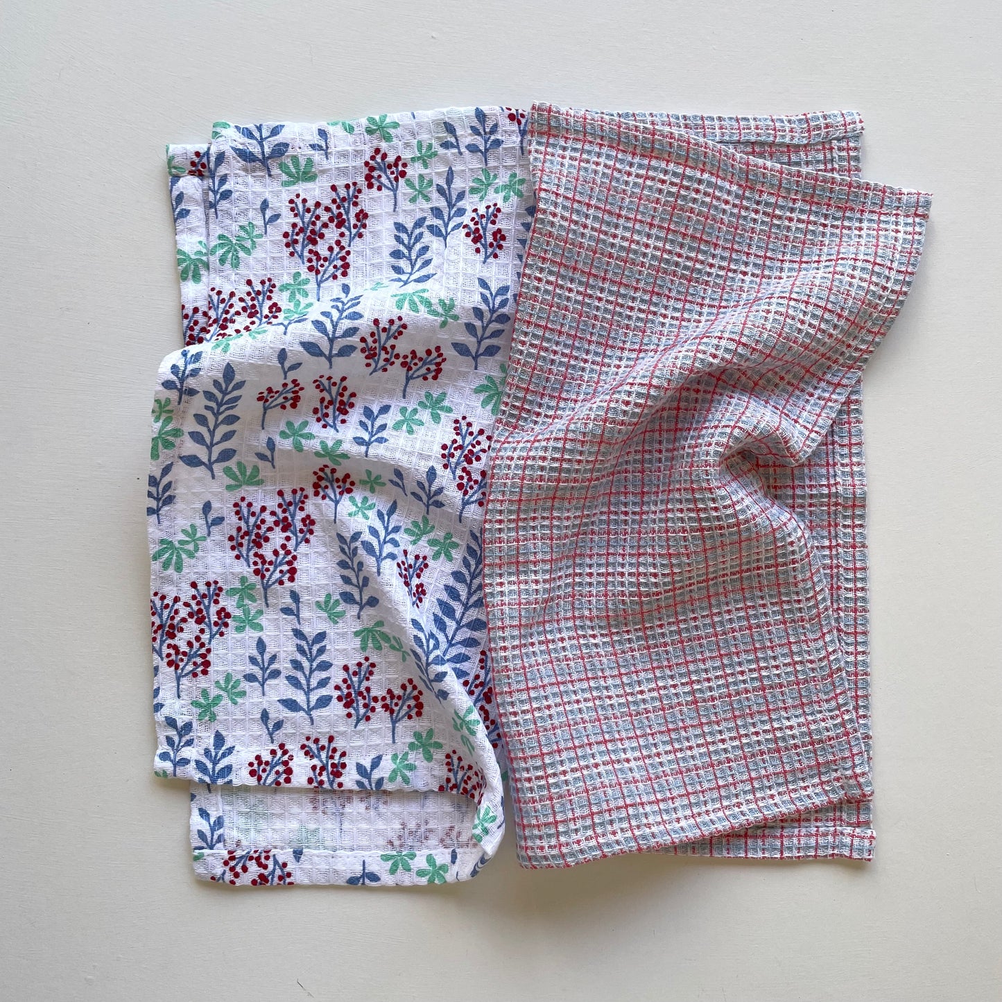 100 percent cotton red green and blue check and botanical print set of 2 kitchen dishcloths