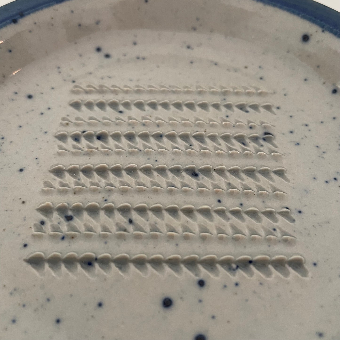 5 inch diameter heavy blue speckled handmade Japanese ceramic pottery vegetable garlic ginger grater