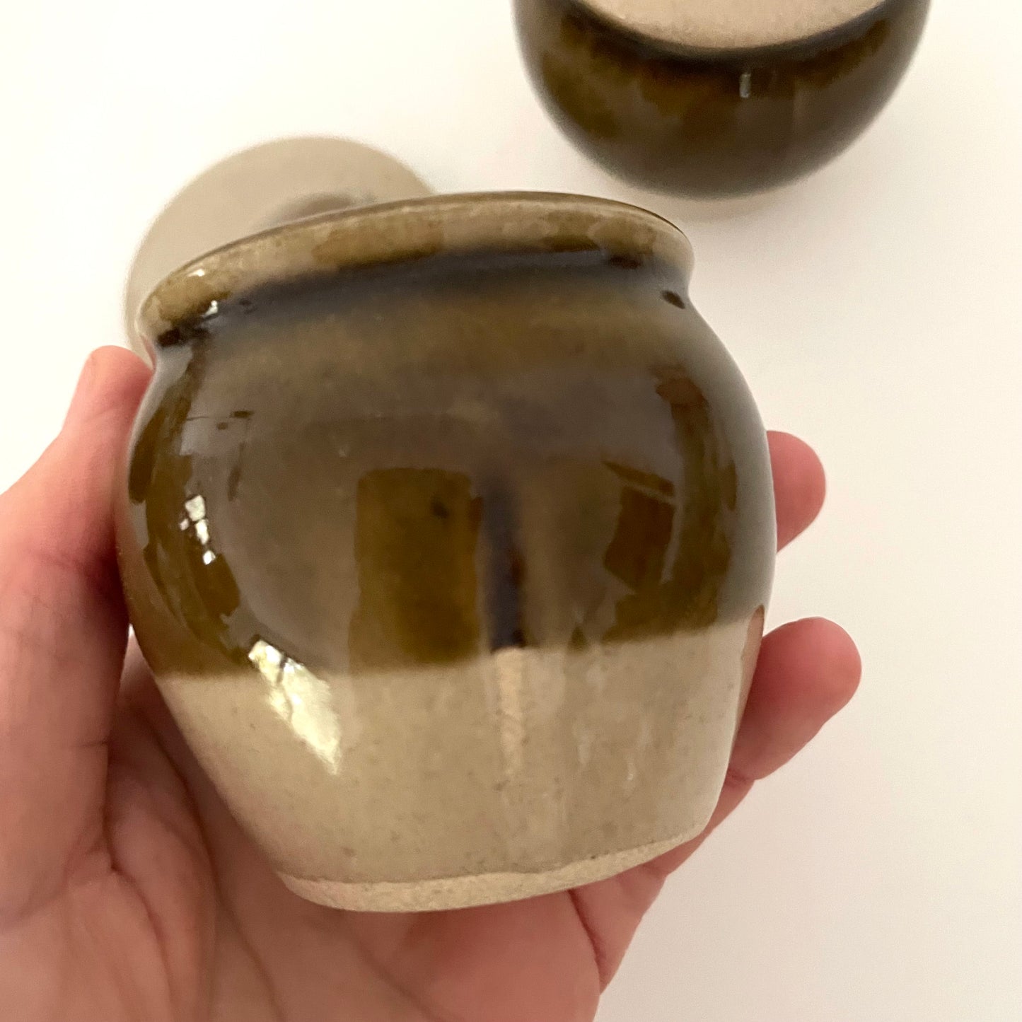 small ceramic sugar/salt storage pot jar canister with lid