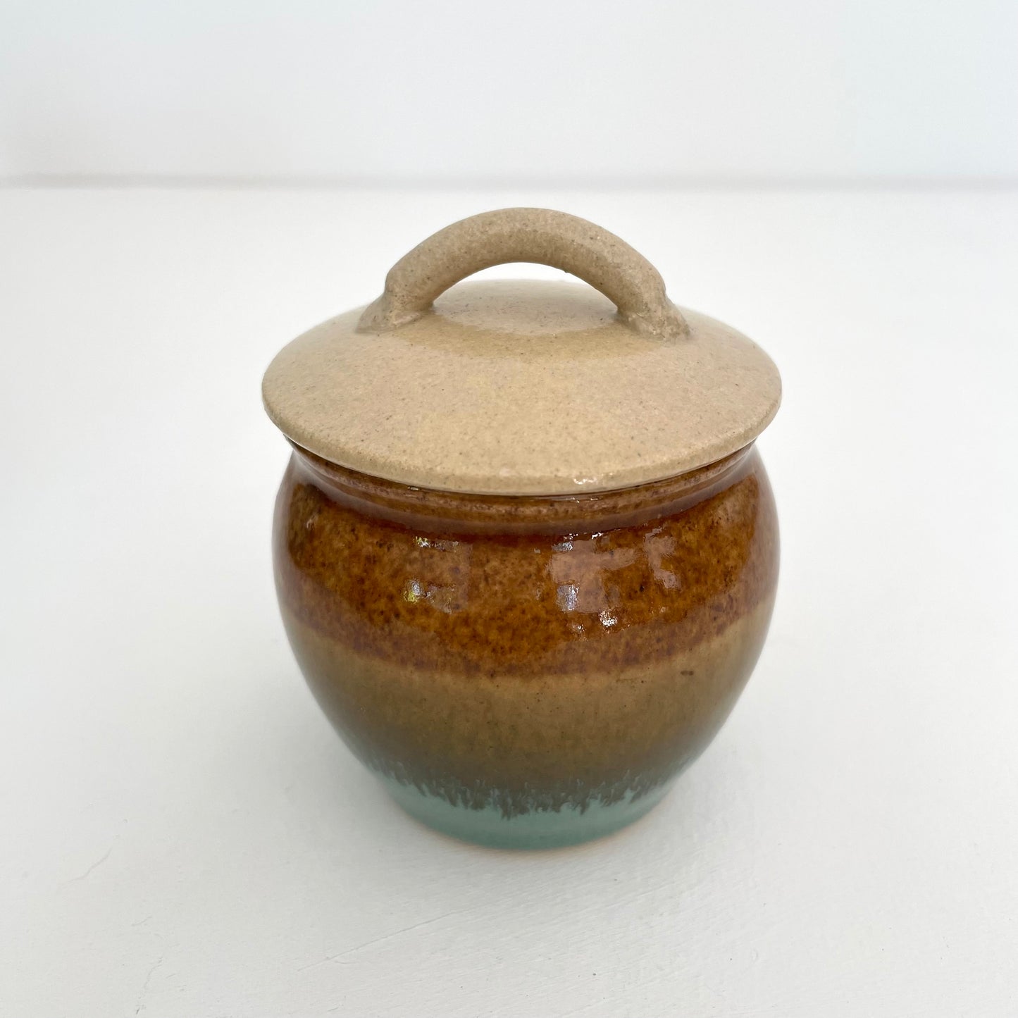 small ceramic sugar/salt storage pot jar canister with lid