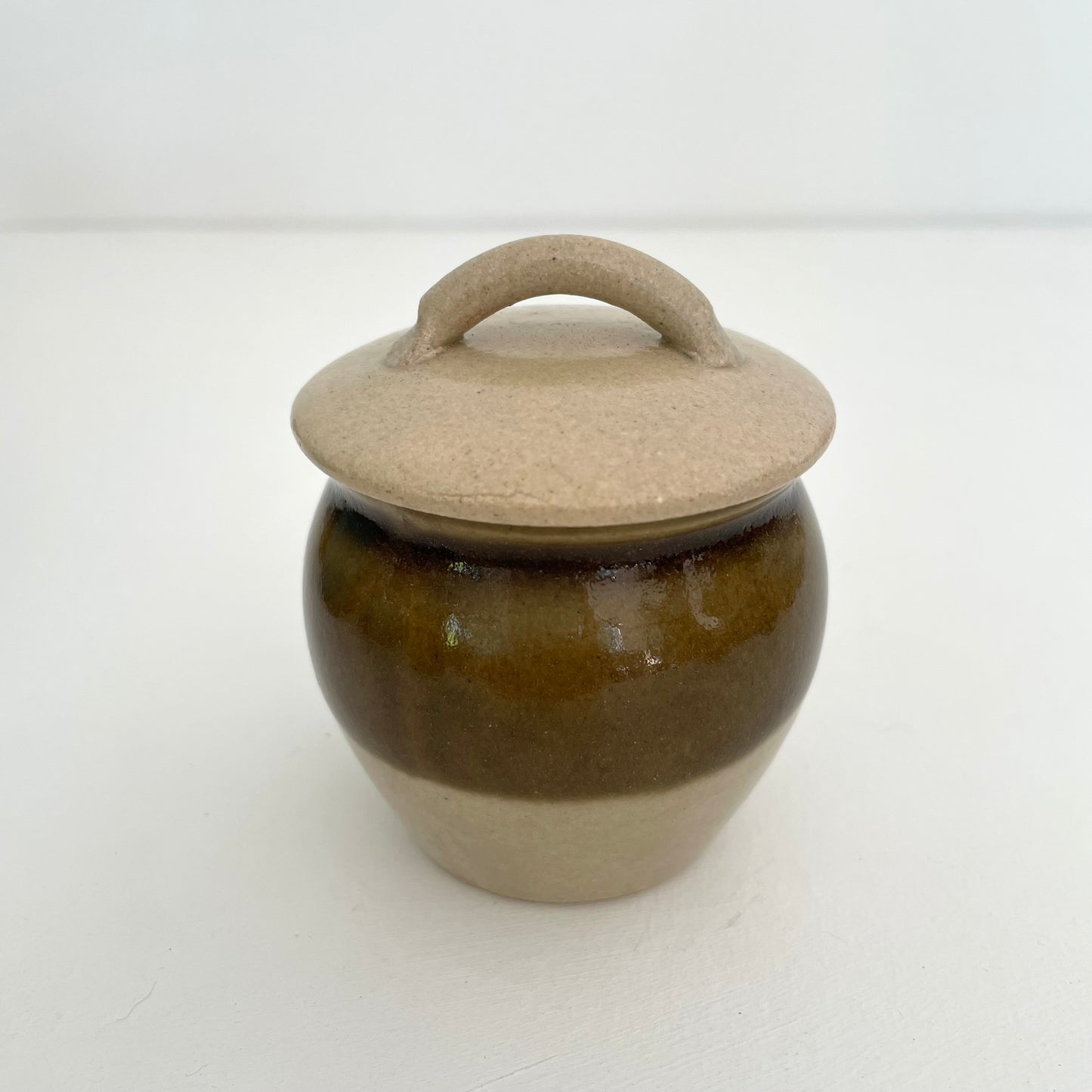 small ceramic sugar/salt storage pot jar canister with lid