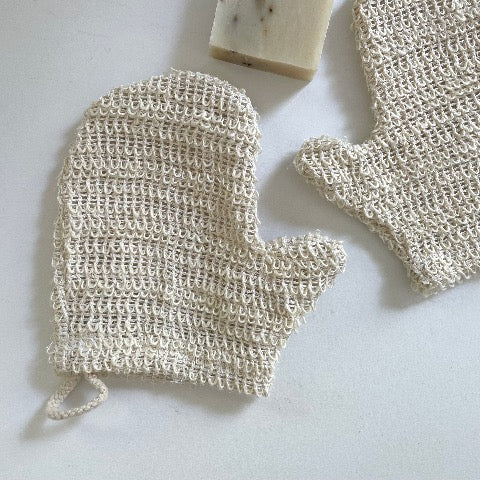 eco sustainable sisal exfoliating bath gloves with hanging loop