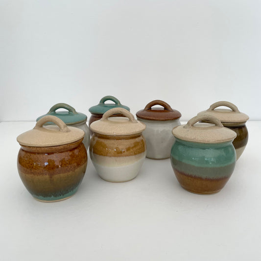 small ceramic sugar/salt storage pot jar canister with lid