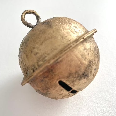 2 1/2" rustic cross-cut tin sleigh bell with brass finish