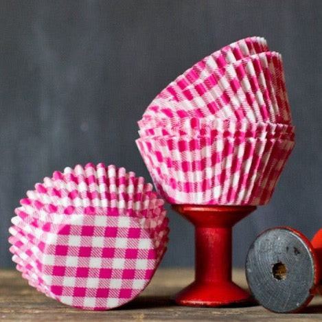 hot pink and white gingham paper cupcake liners for Valentines Day